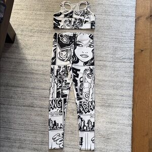 Black and White Graphic Women's Activewear Set